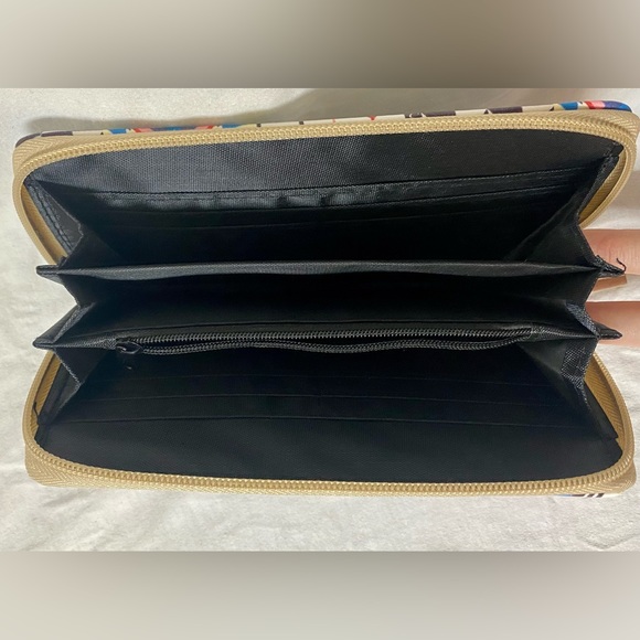 Tribal Pattern Wallet - Picture 4 of 4